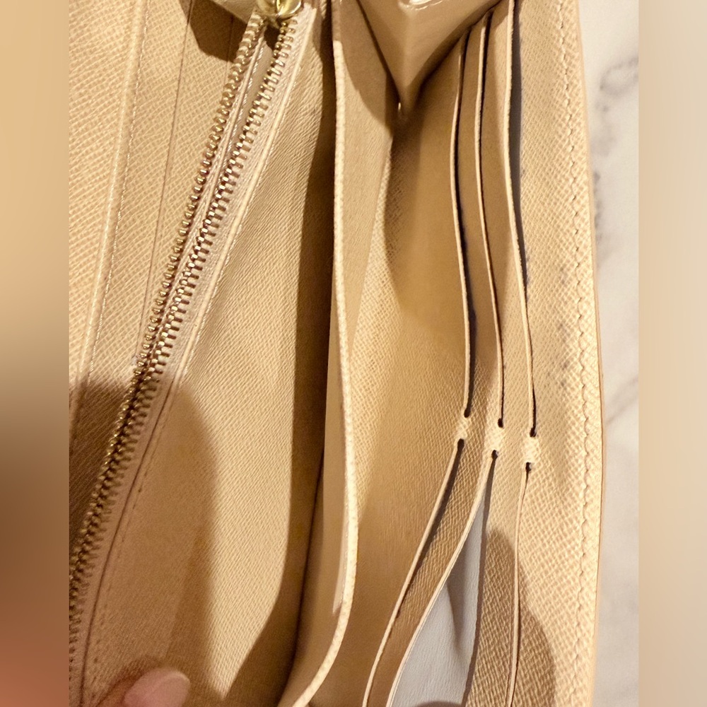 Louis Vuitton Damier Azur Sarah Wallet - Picture 14 of 16